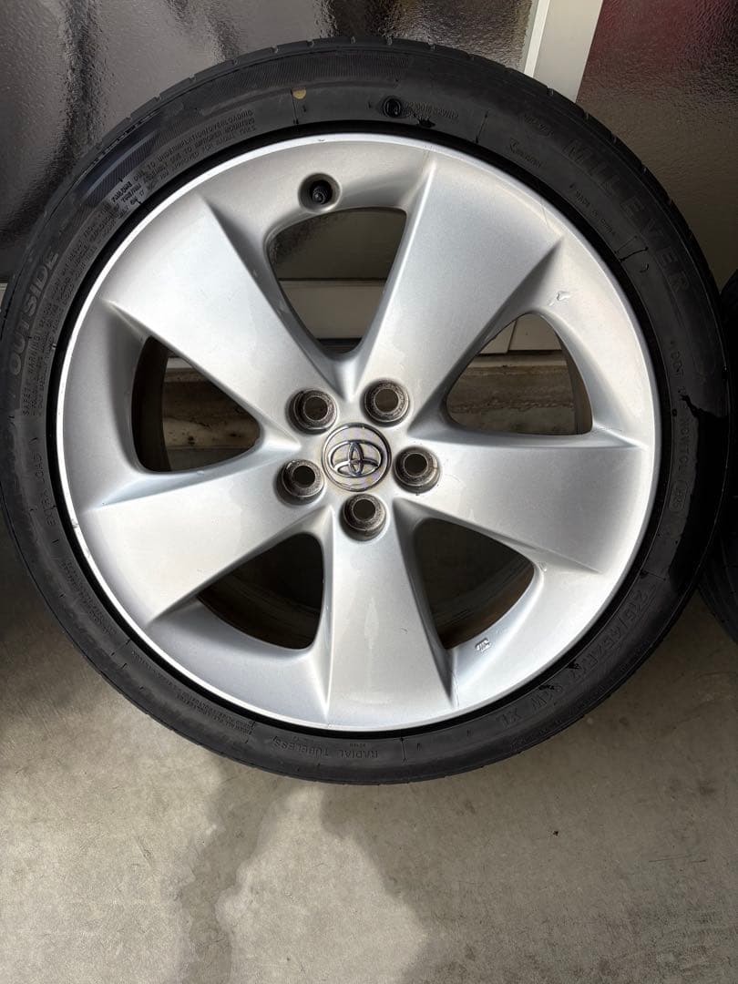 天然水素30プリウス純正　ツーリング17インチ　小傷程度　2025年製造