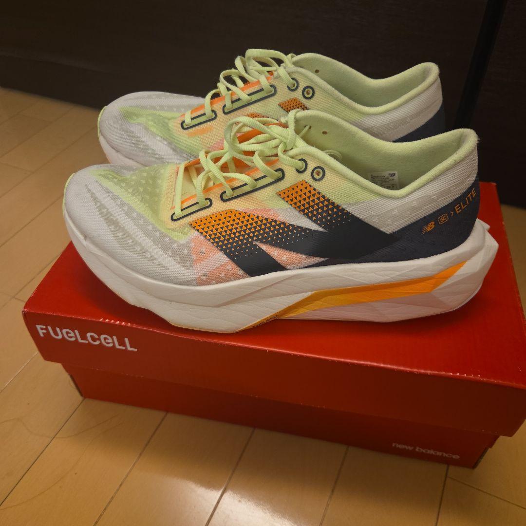 ニューバランス FuelCell SuperComp Elite v4　26.5