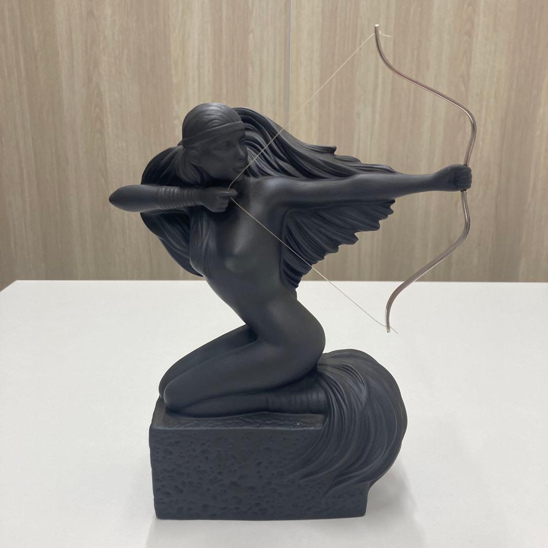 クリステルの女性の射手座フィギュリン