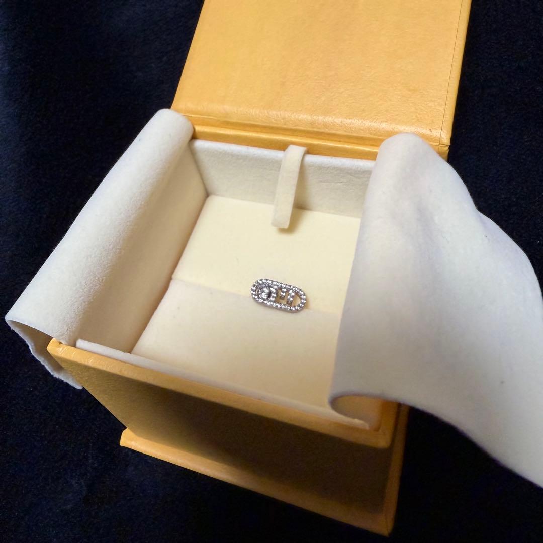 フェンディ　FENDI オーロック　ピアス　シルバー