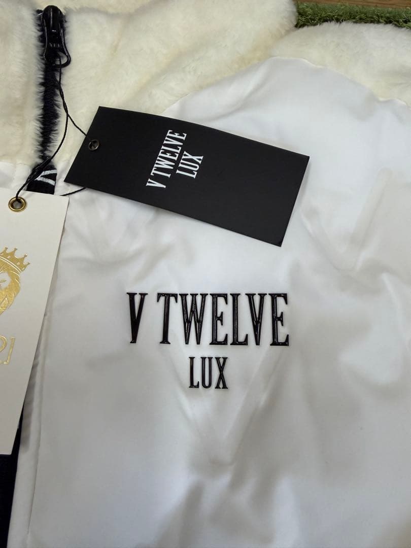 新品正規品【V12/size L】フリース　ハイブリッド　キルティングアウター