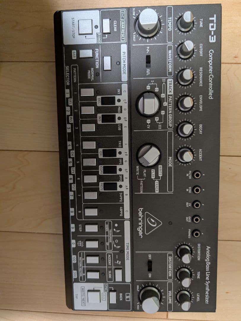 Behringer TD-3 アナログベースシンセサイザー 本体のみ
