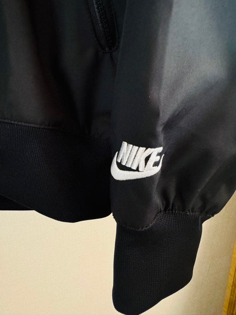 新品　NIKE ナイロンパーカー　ナイロンジャケット　ウィンドブレーカー　ナイキ