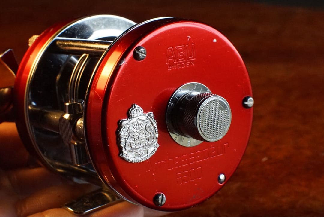 ABU アンバサダー 5500 メンテ済 フレーム修正済 チェリーレッド