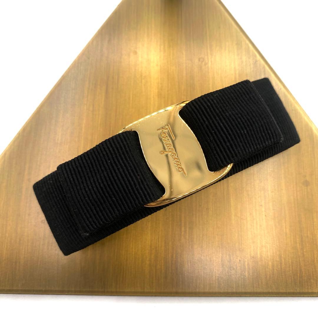 美品　Salvatore Ferragamo ブラック　バレッタ　ヴァラリボン