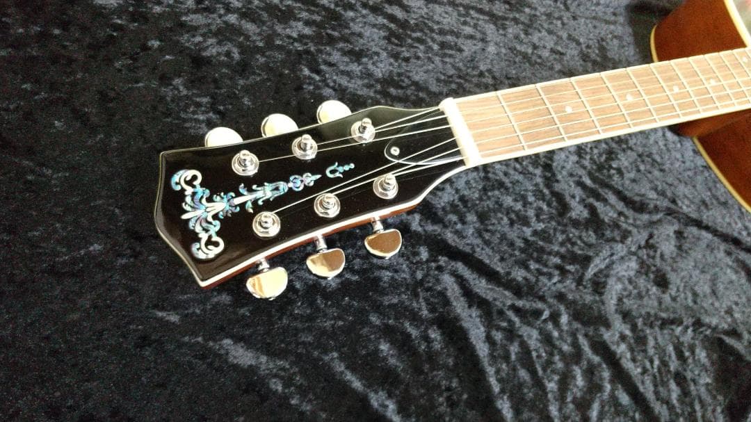 a リゾネーターギター（エレアコ）　きれいです！