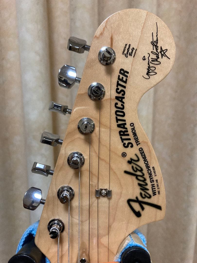フェンダージャパンイングウェイマルムスティーンシグネイチャー　ストラトキャスター