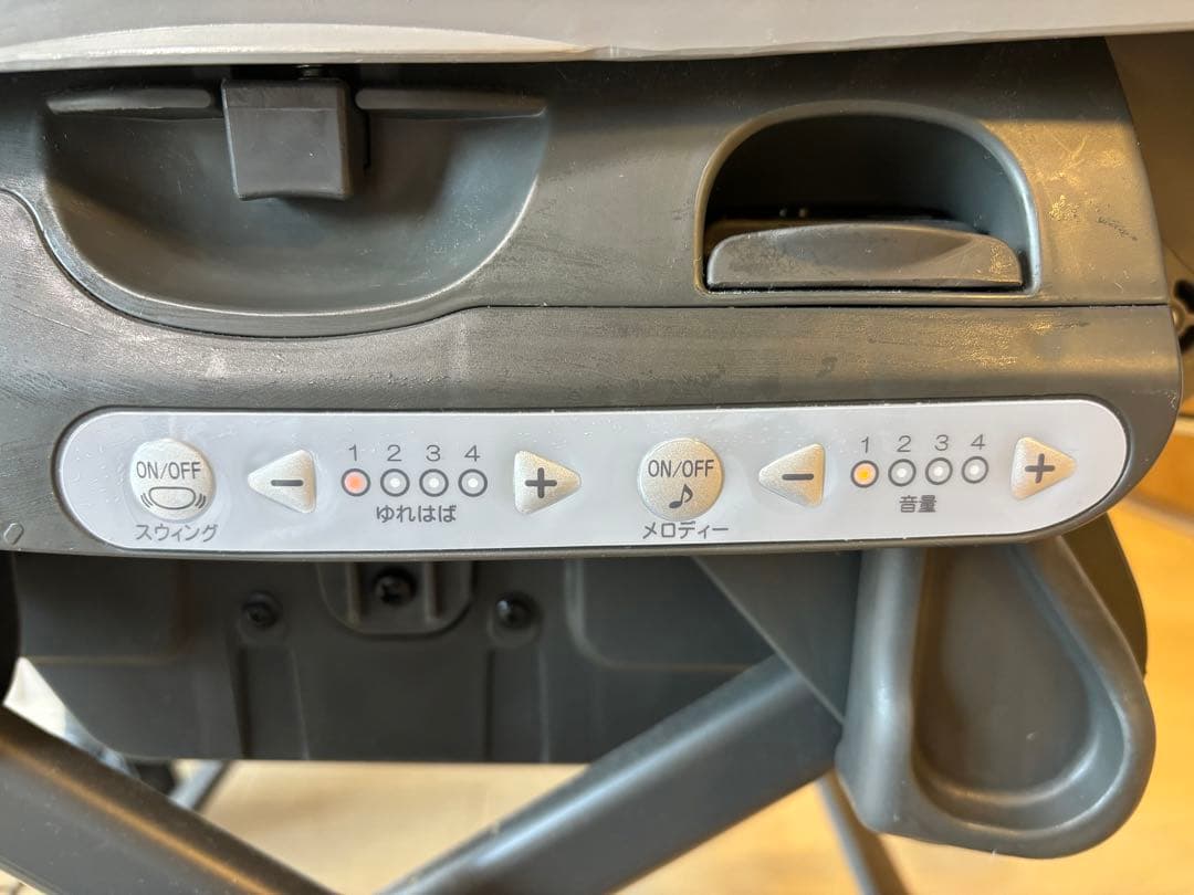 【ぽんちょ】コンビ　combi 電動ハイローチェア　ネムリラ