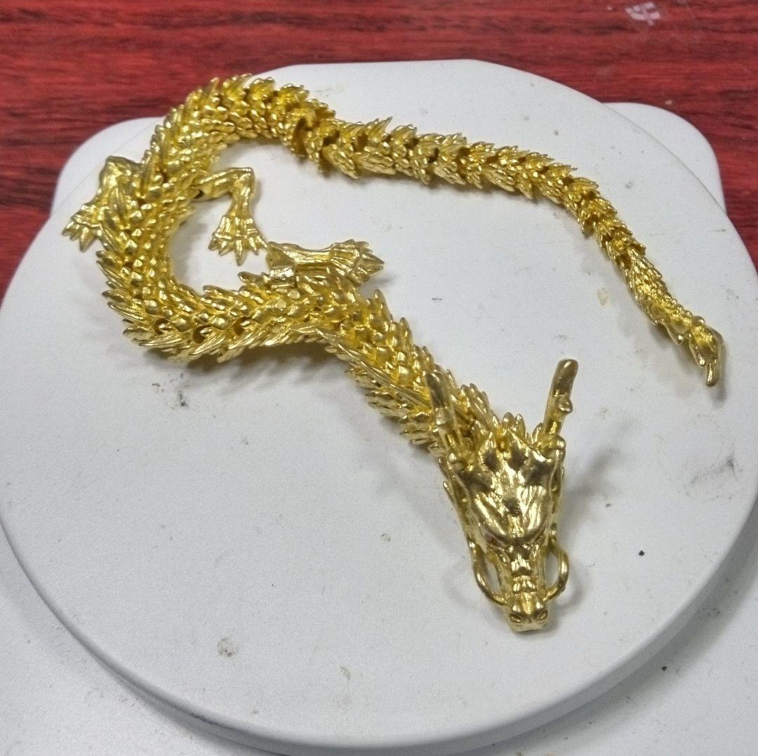 金龍ドラゴン開運金運縁起もの可動立体造形 、チエン仕様動く、 立派なケース付き