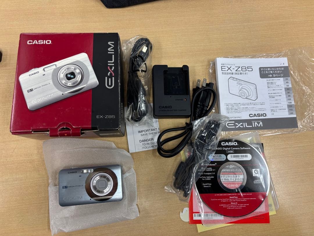 CASIO EXILIM EX-Z85 コンパクト デジタルカメラ　コンデジ