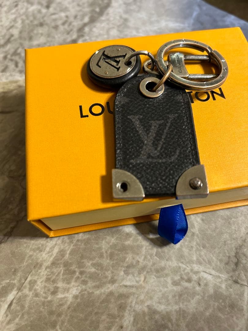 Louis Vuitton レザーキーホルダー ブラック