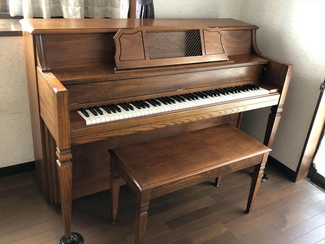 アメリカ製　アップライトピアノ　EVERETT エヴェレット　現状渡し　椅子付き