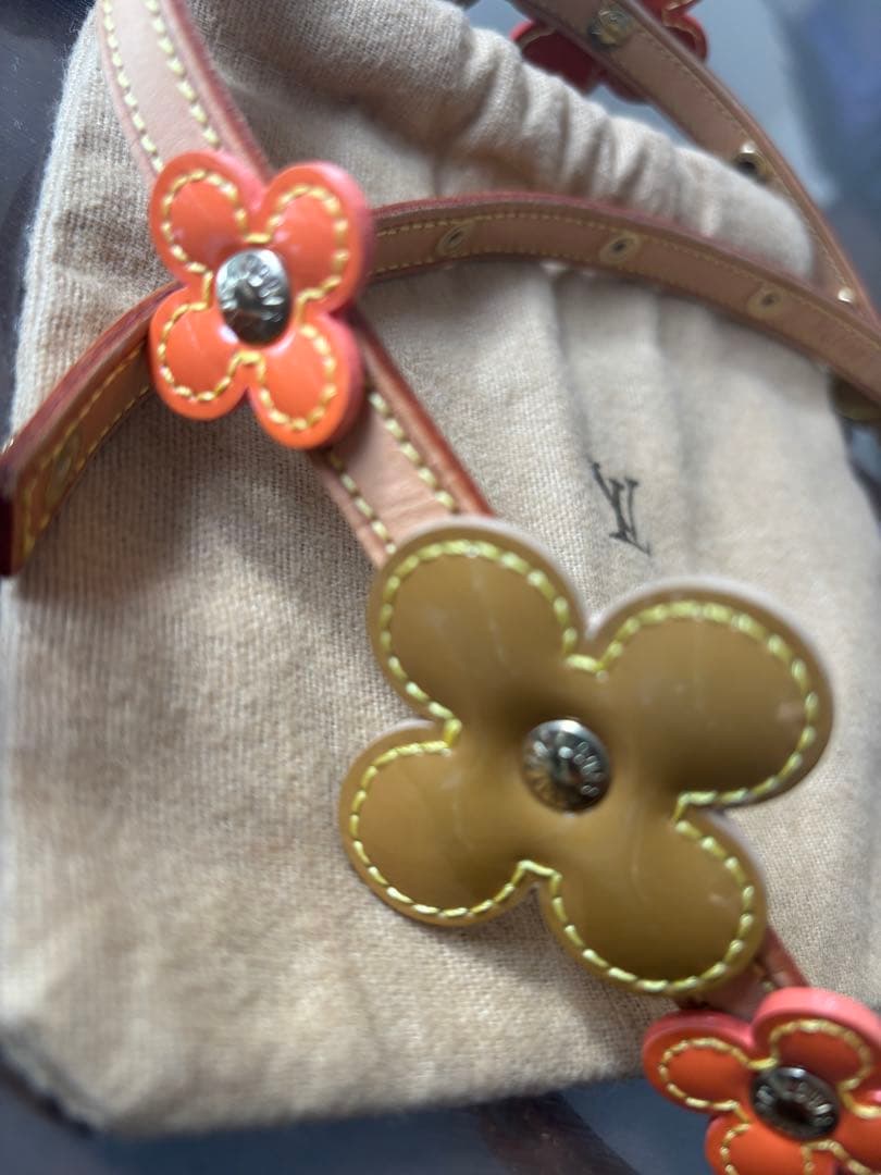 Louis Vuitton フラワーモチーフ ベルト