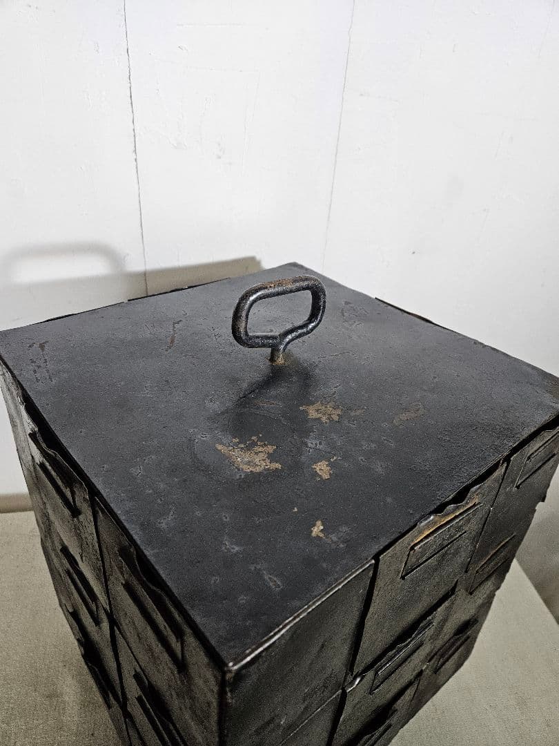 USヴィンテージ アイアンのロータリーボックス インダストリアル パーツケース