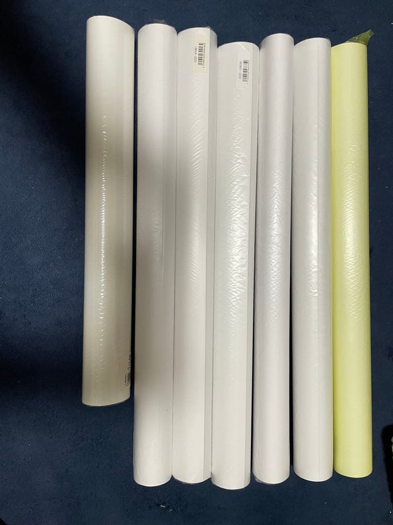 足立佳奈さんのサイン入りポスター