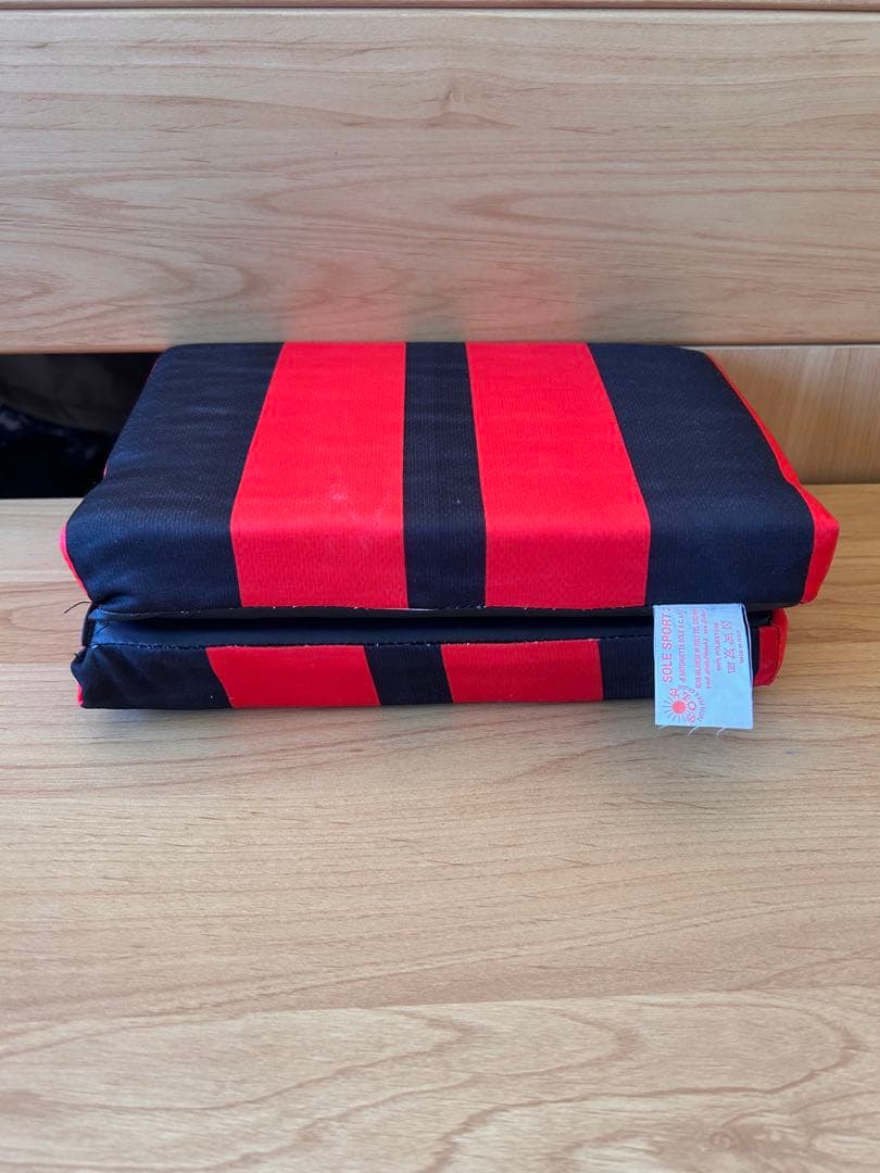 【希少】AC Milan スタジアム観戦シートクッション折りたたみ式応援グッズ