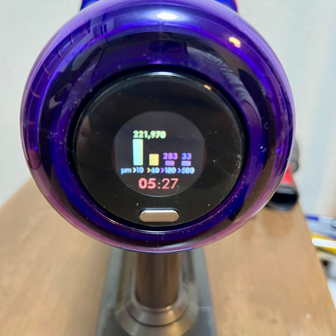 【美品】dyson 掃除機 SV20 V12 本体+充電スタンド
