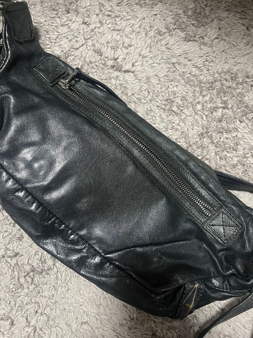 KMRii レザーショルダーバッグ　色落ちダメージあり