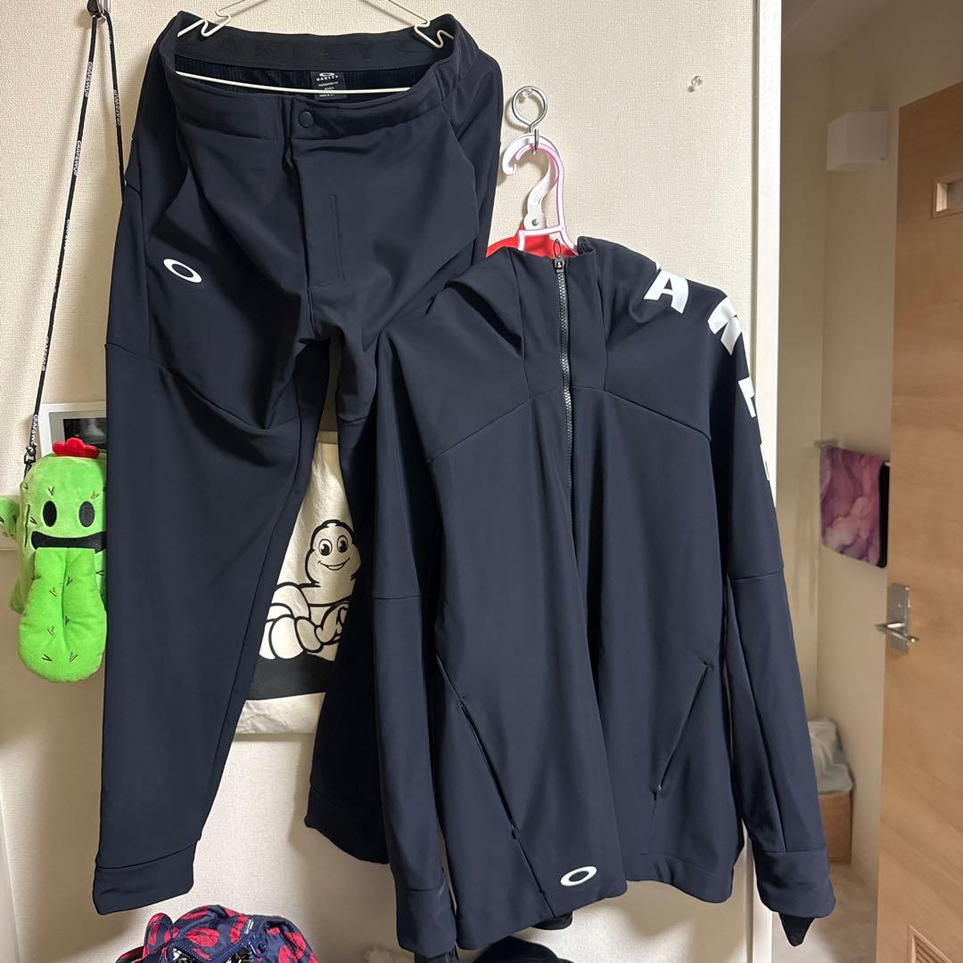 本日限定SALE！OAKLEY フード付き裏地ベロア上下BLACK 美品！