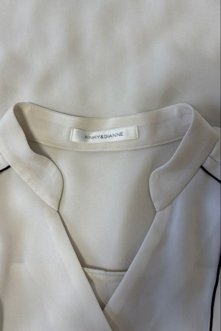 ピンキーアンドダイアン◆バイカラーラインブラウス エクリュ 38