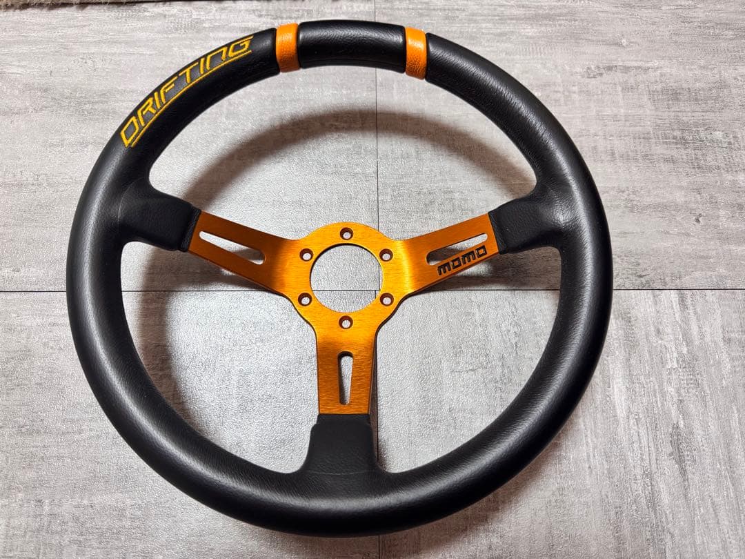 momo ステアリング ドリフティング 33φ