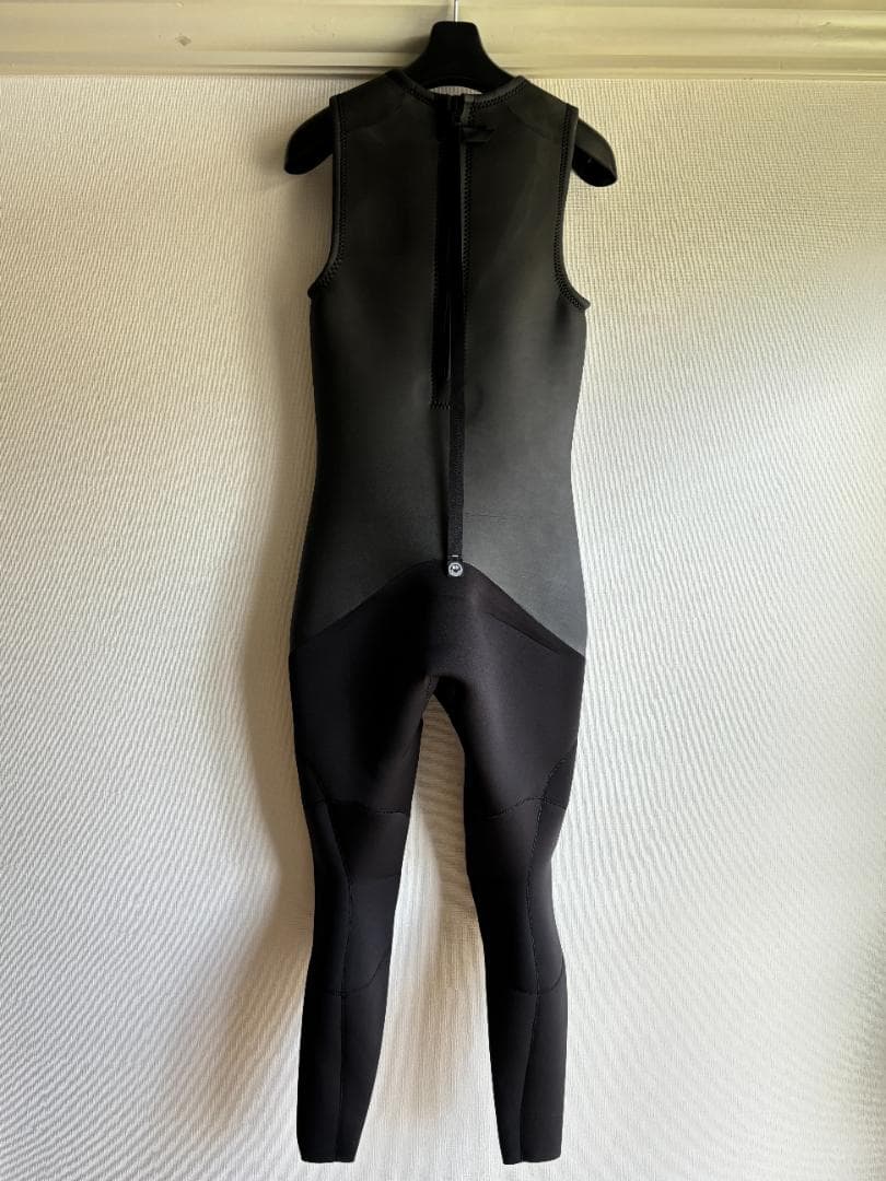 お買い得BEACHED DAYS 2mm スキンロングジョン