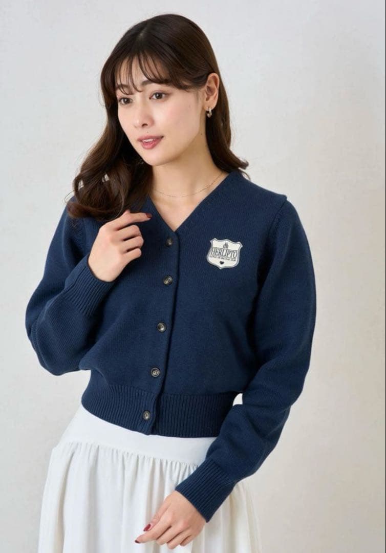 【お値下げ済・美品】herlipto カーディガン ネイビー Vネック 刺繍ロゴ