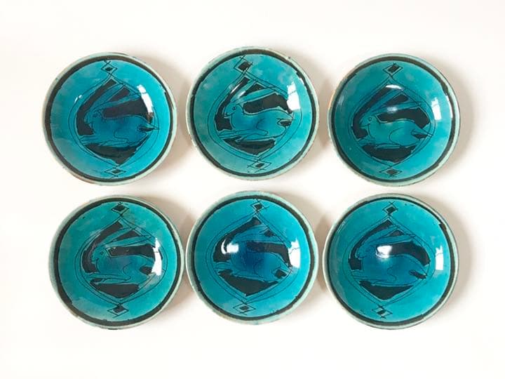 作家物　人間国宝　加藤土師萌　青釉　兎文　卯年　五寸皿　銘々皿　丸皿