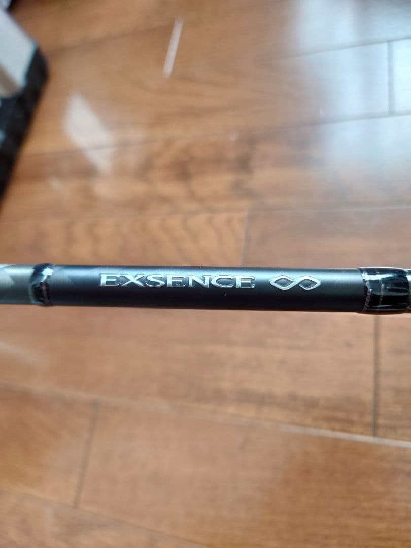 エクスセンス.インフィニティ B806M/R