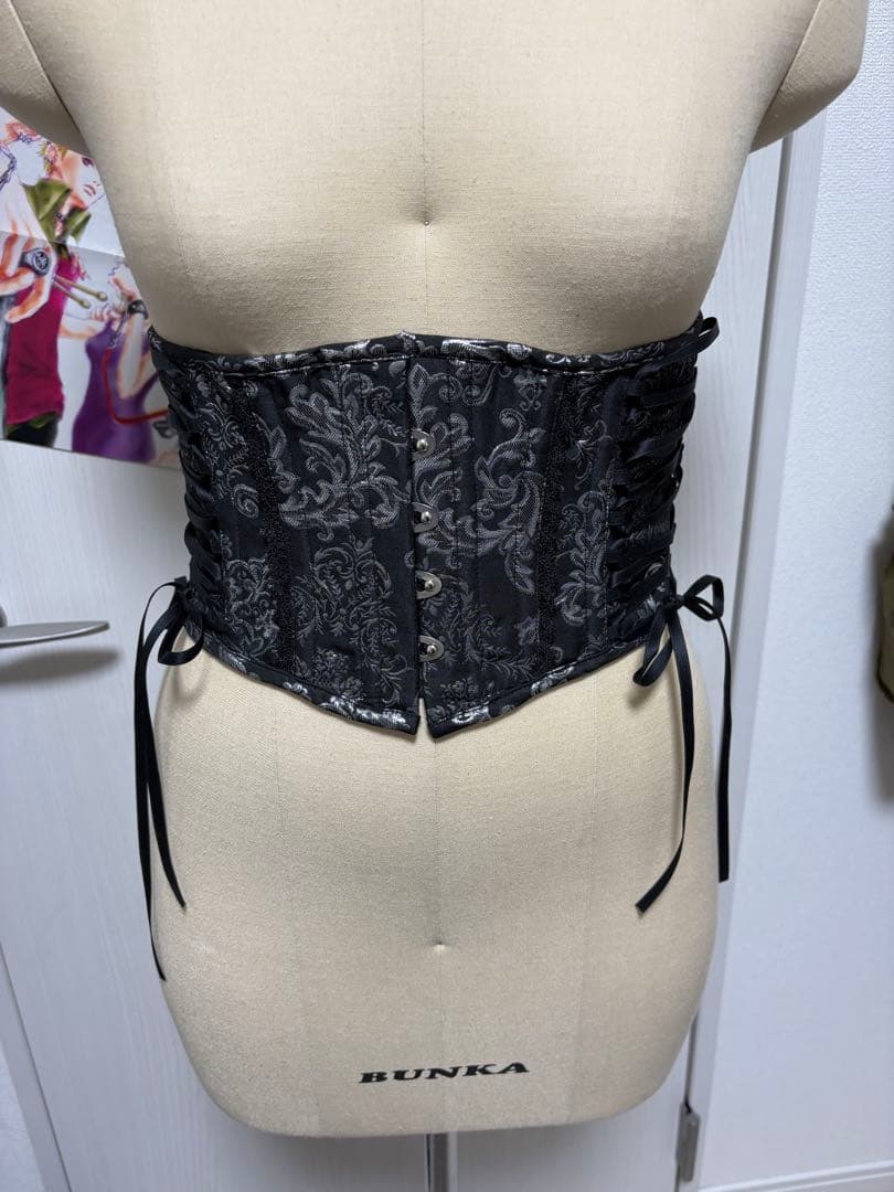 Atelier Pierrot 黒 花柄 コルセット