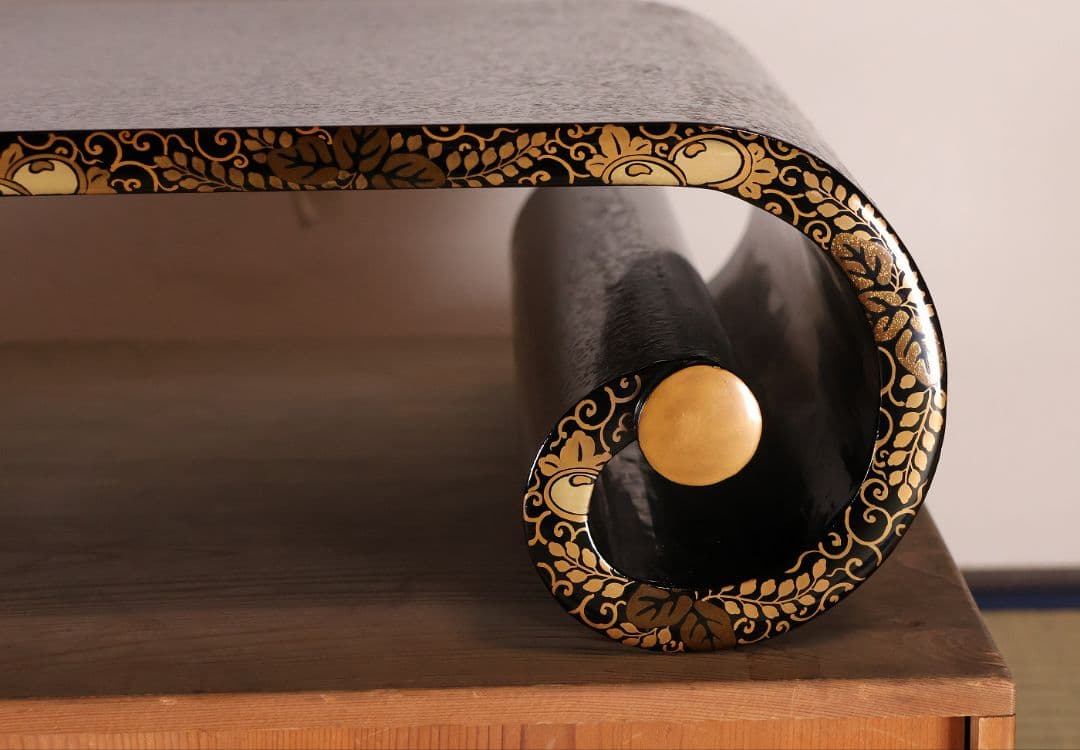 木製 漆塗 巻足 平卓 金蒔絵 丸菊 桐唐草 黒塗 漆芸 花台【MB106】