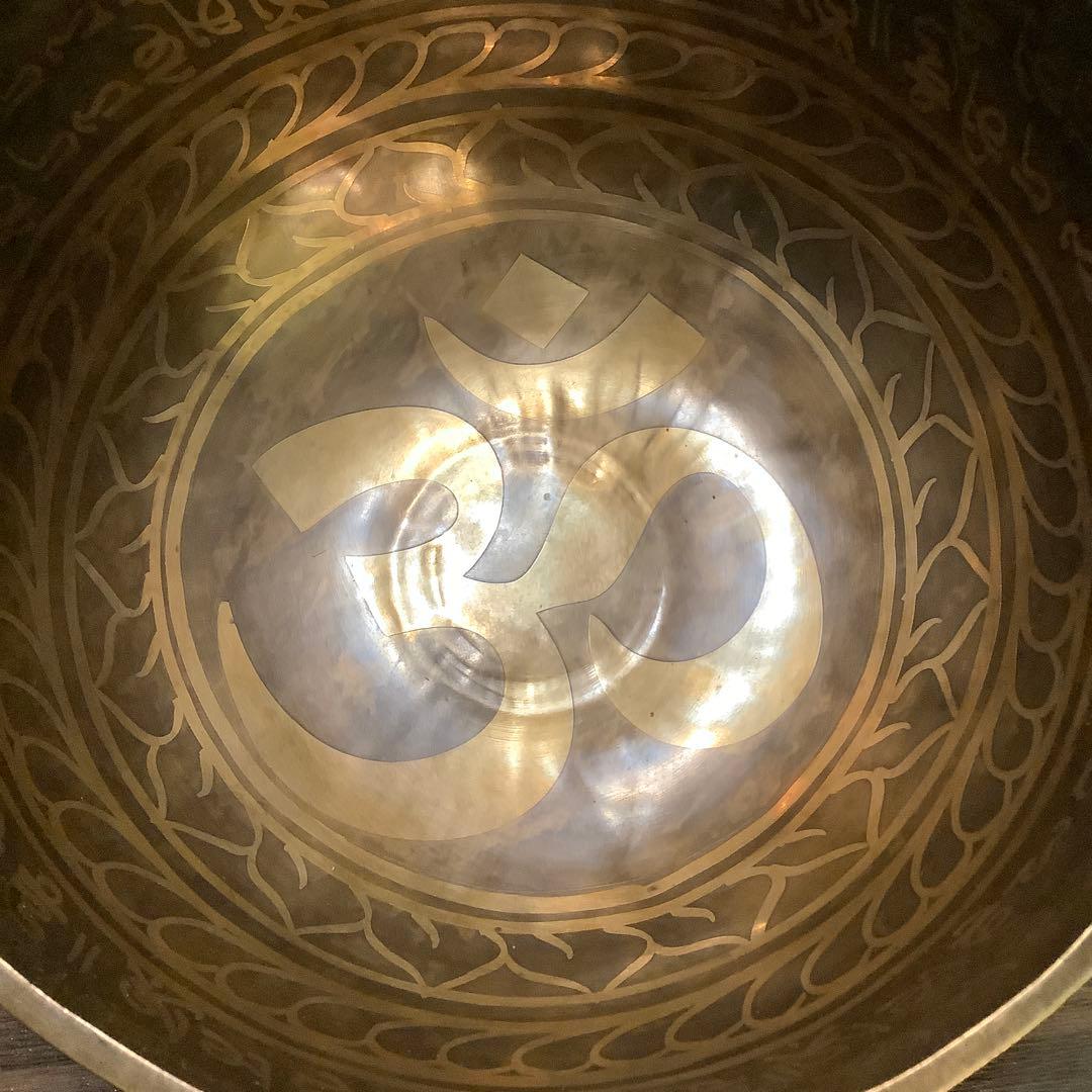 No17 チベット産 シンギングボウル 新品 チベタンボウル 21.5cmＡＵＭ