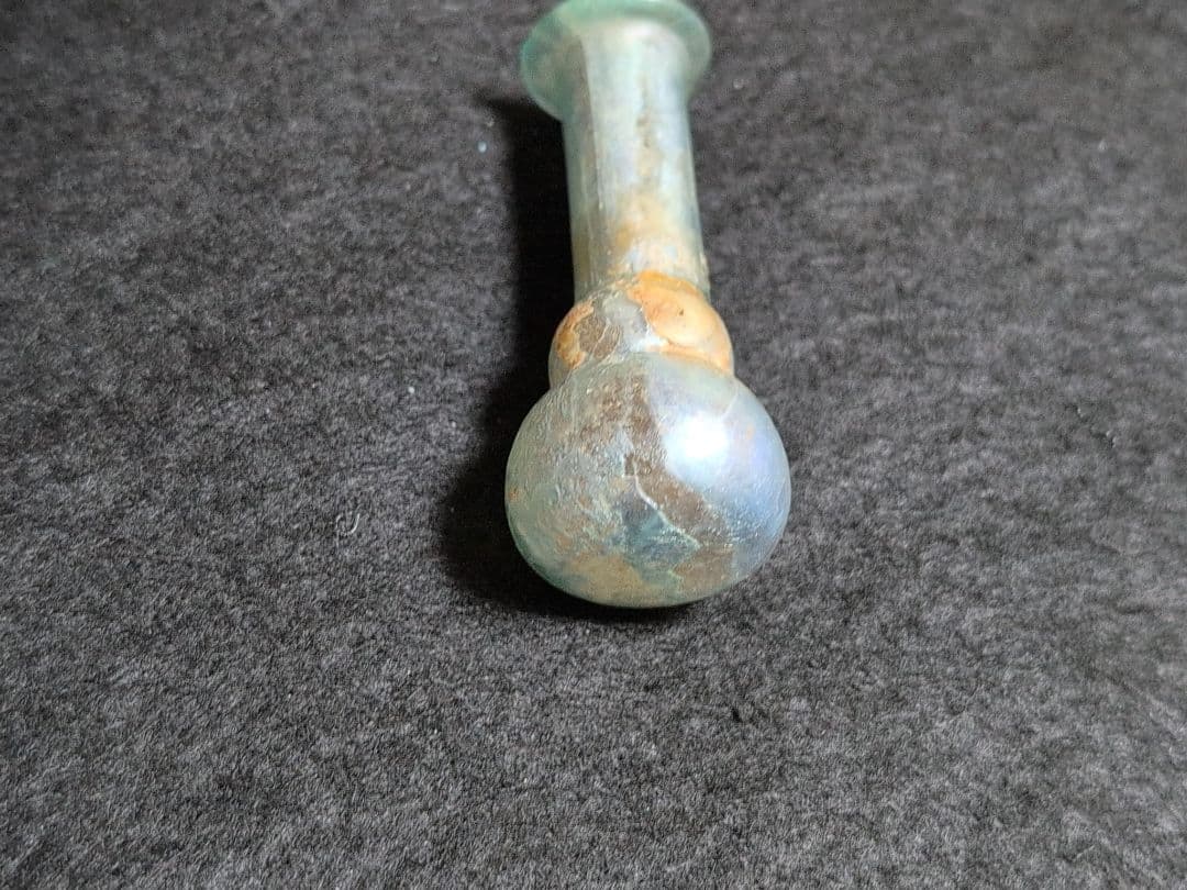 ローマングラス 青緑色 ガラス製品 独特な形状