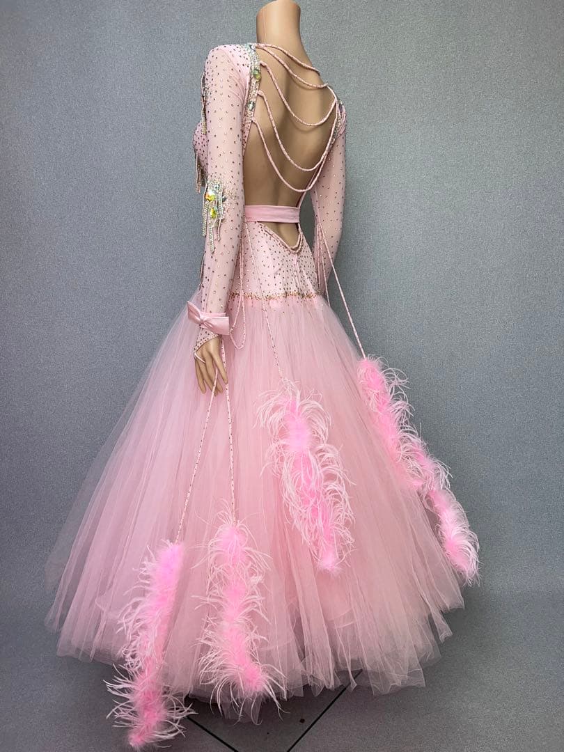 社交ダンスドレス　スタンダード　モダン　　ラテン　新品　Ｍ〜Ｌ　ピンク