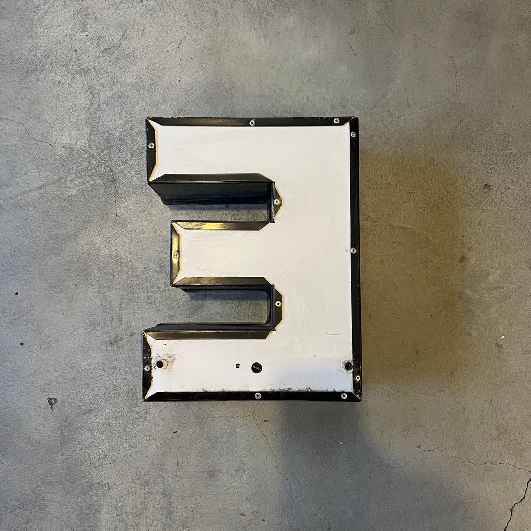 E 看板 アルファベット レターサイン 文字 アメリカ ビンテージ アンティーク