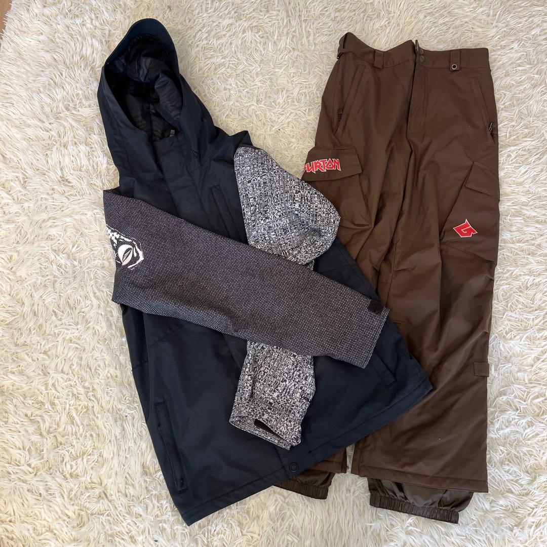 BURTON　VOLCOMレディース　ジャケット＋パンツ　スノーボードウェア