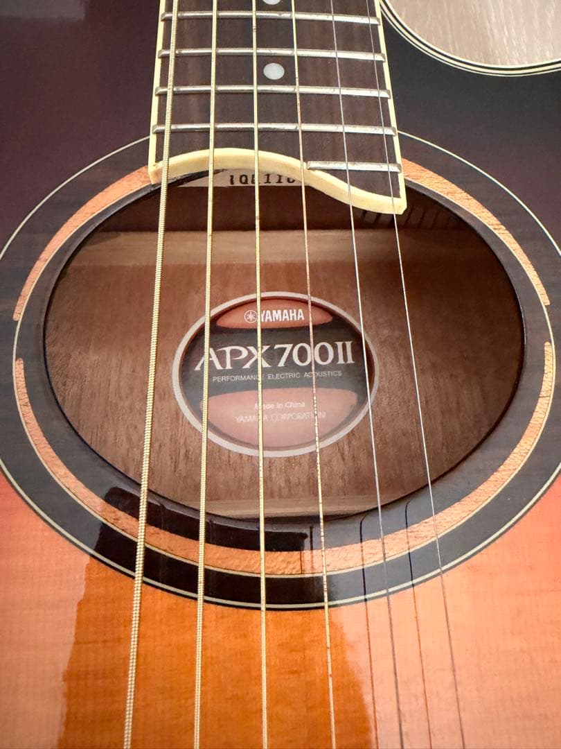 ヤマハAPX700II エレアコ　ケース付