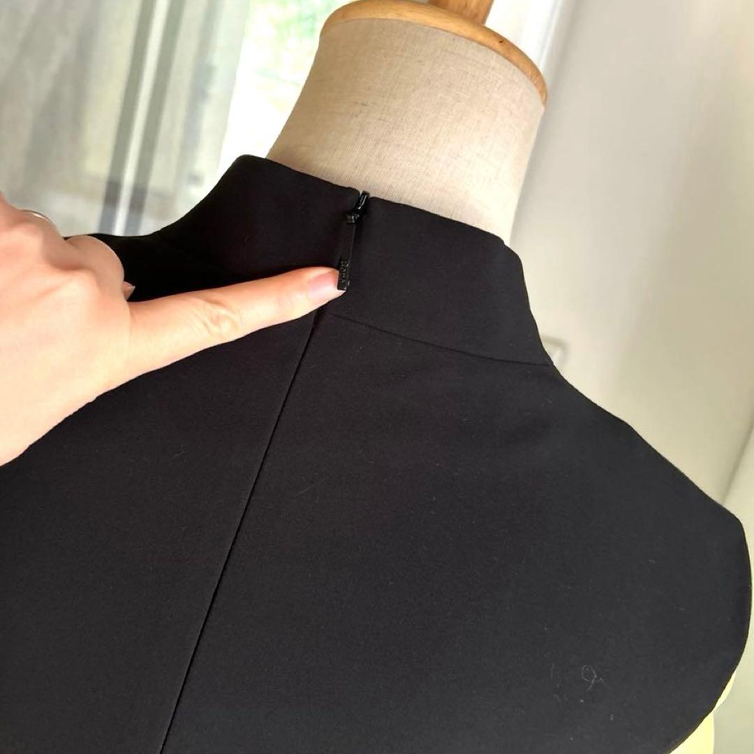 極美品　ルネ　シルエットを綺麗に見せるデザイン　フレアワンピース 黒