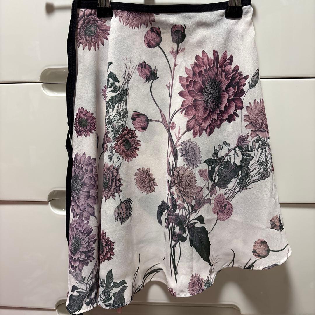 stina 花柄スカート