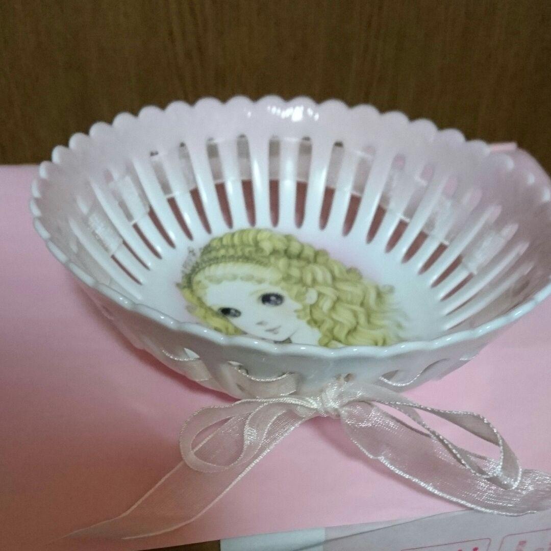 新品未使用※残り1点高橋真琴 (ティアラの薔薇)リボン通し透かしバスケット(丸)