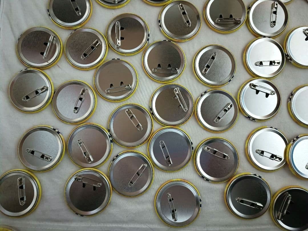 すとぷり　るぅと　缶バッチ　2021　newyear デフォ　にゅーいやー