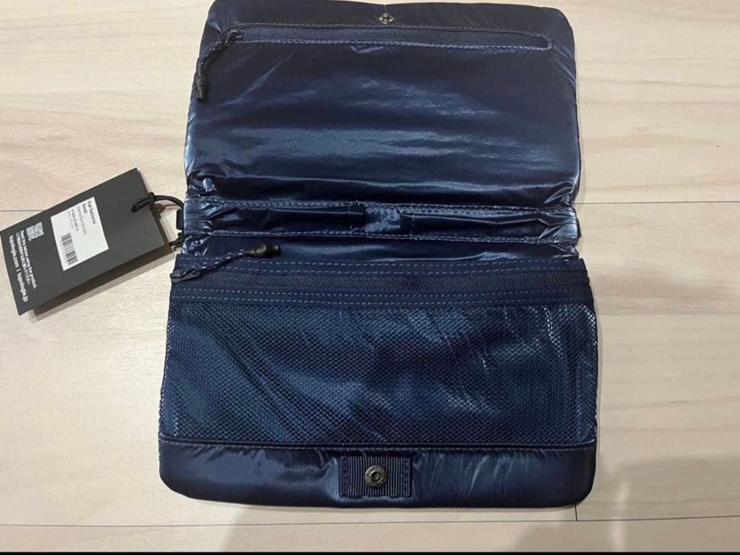 完売正規品Topology トポロジー　フラットサコッシュ　スモール　パフ　単体