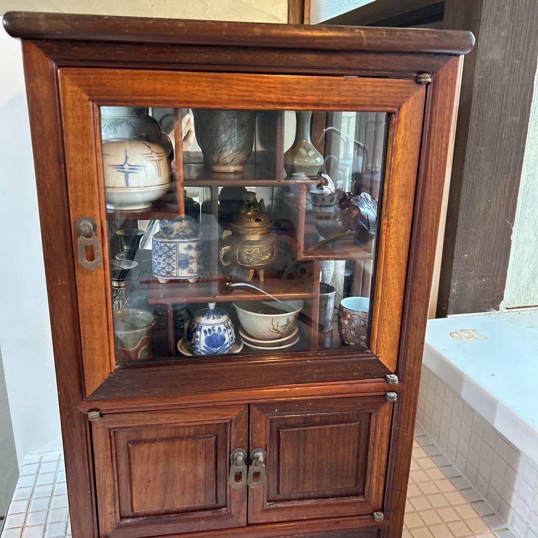 アンティーク木製ガラス扉キャビネット