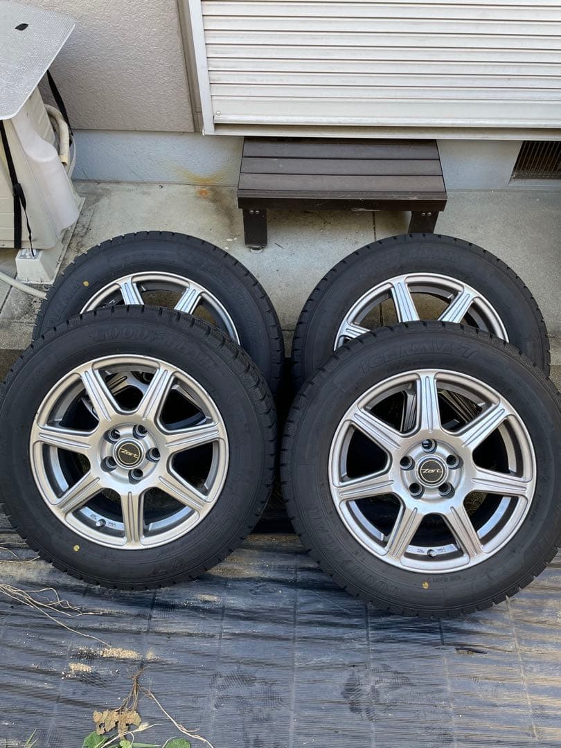 185/65R15 スタッドレスタイヤ4本セット！ ワンシーズン使用のみ！