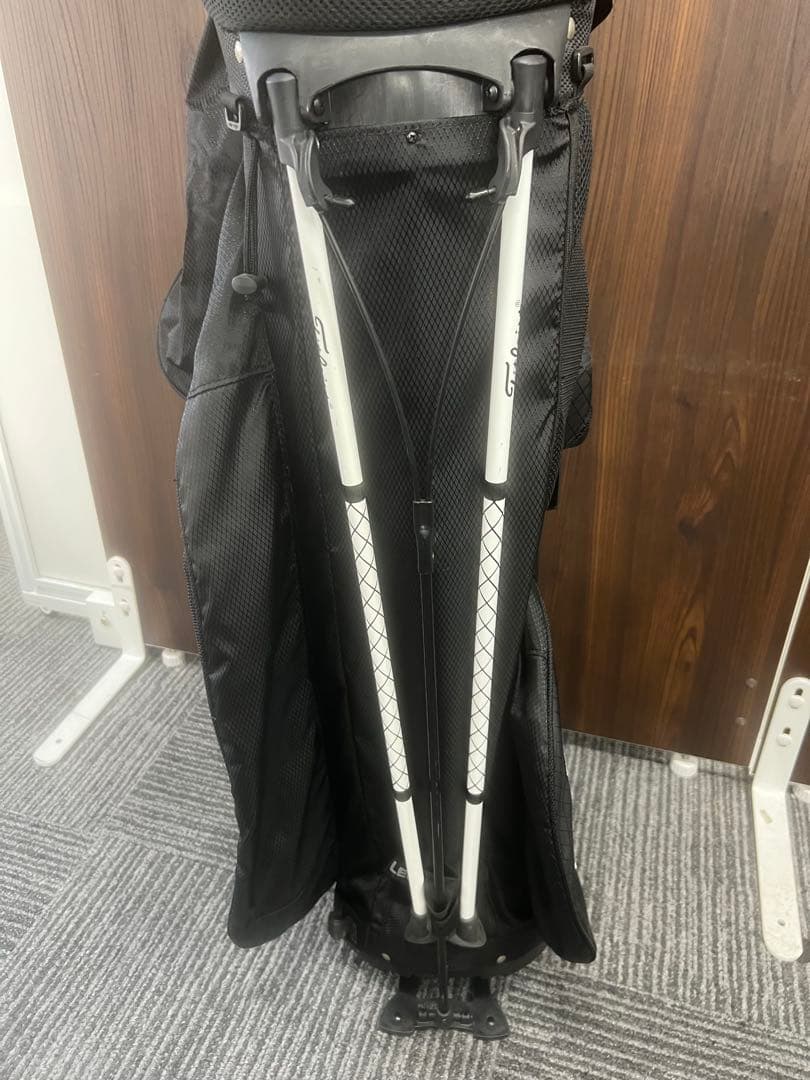 Titleist ブラック キャディバッグ スタンド付き