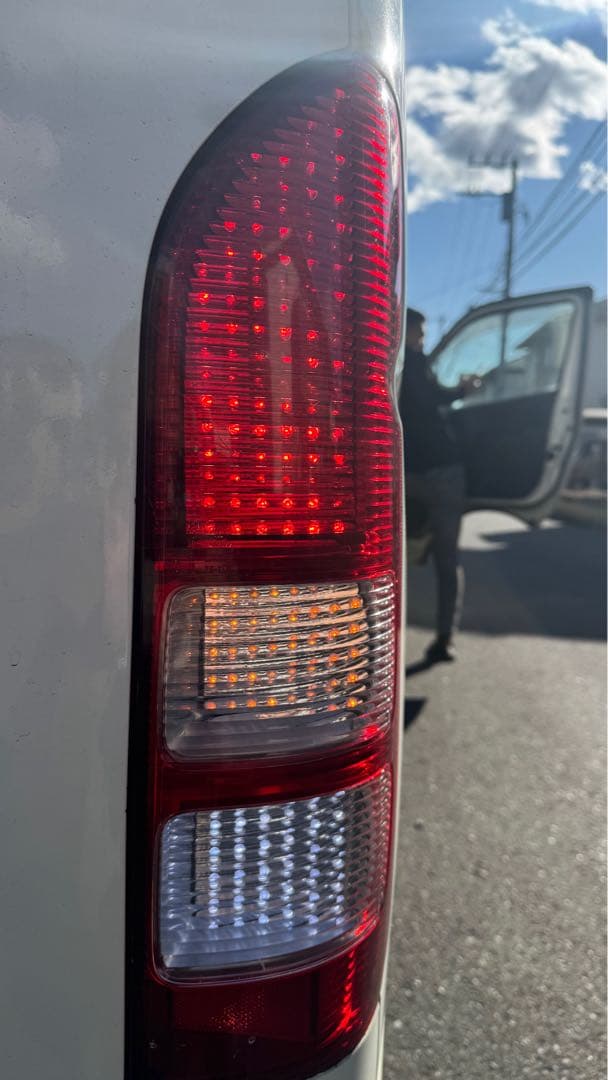 ハイエース　純正テールランプ　LED加工　LEDテール