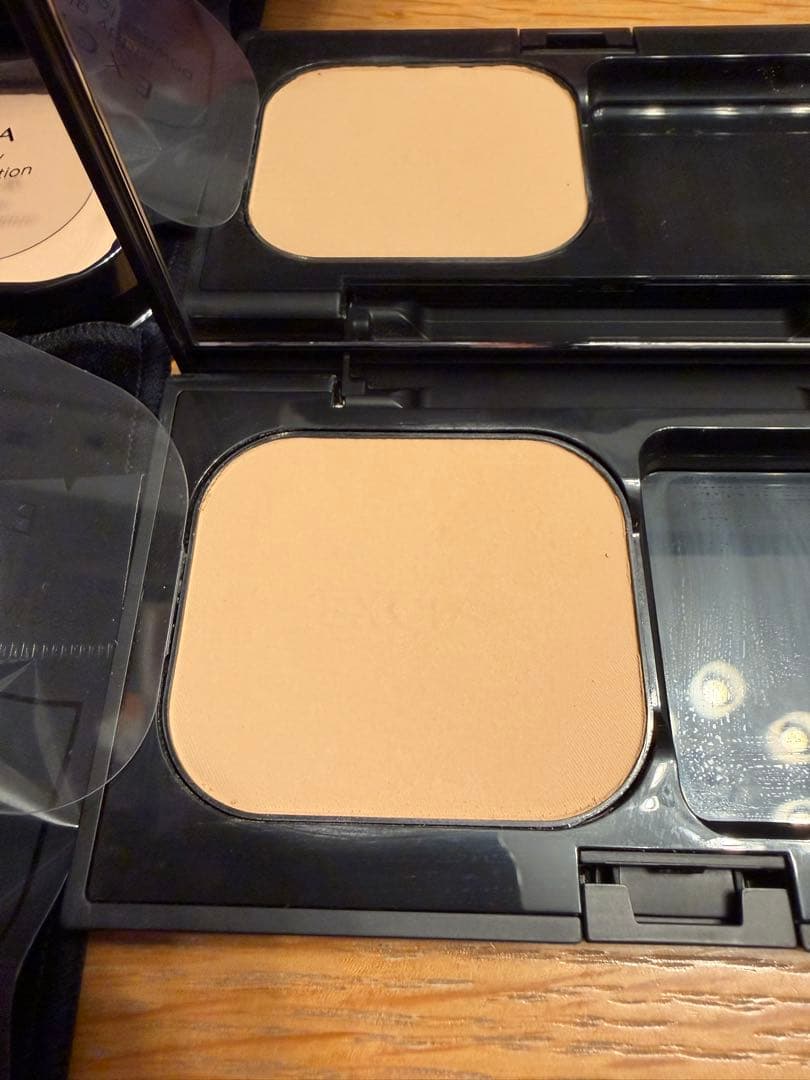 アルビオン エクシア ラディグロウ パウダーファンデ NA201 NA200