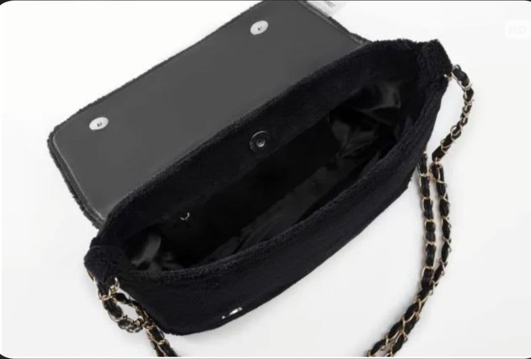 CHANEL ノベルティ ブラックショルダーバッグ ブラックロゴ付き