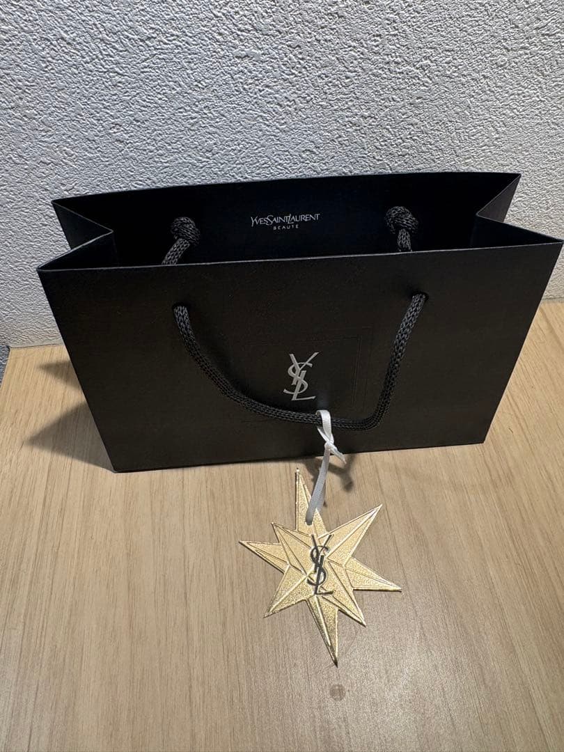 YVES SAINT LAURENTイブサンローラン リップ ラブシャイン213