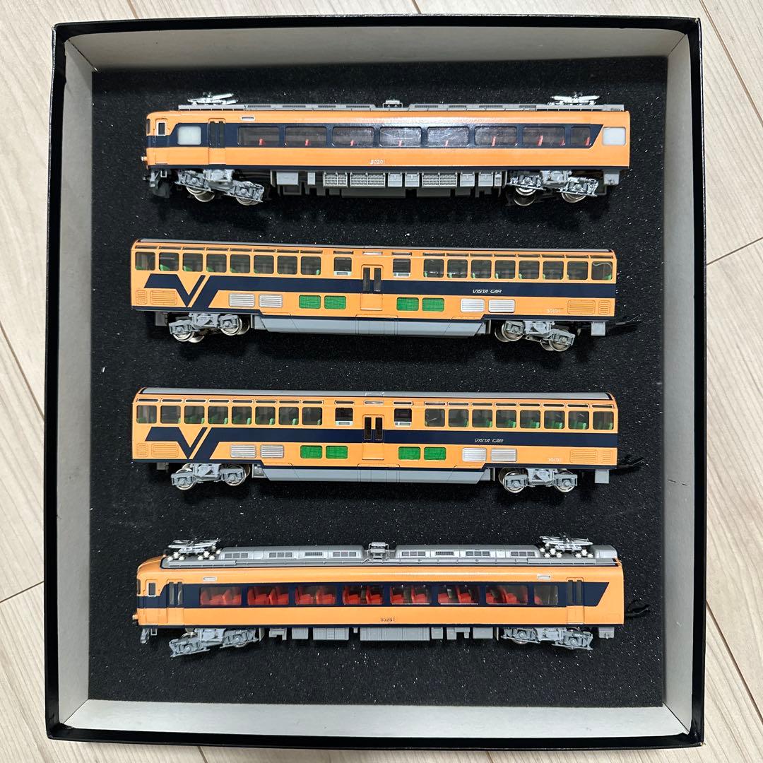 HOゲージ　KATSUMI近鉄特急30000系ビスタカー　４輌固定編成　完成品